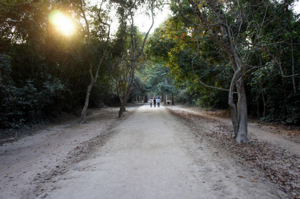 Kambodża - droga do jednej ze świątyń Angkor #Kambodża #Angkor