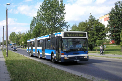 Rodzynek wśród krakowskich autobusów #JelczM182MB #autobus