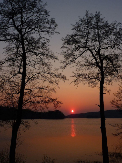 o zachodzie na jeziorze Ostrzyckim #KaszubyOstrzyckieZachód