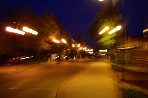 Rewal w ruchu #noc #lampy #ulica #MiastoNocą #wakacje