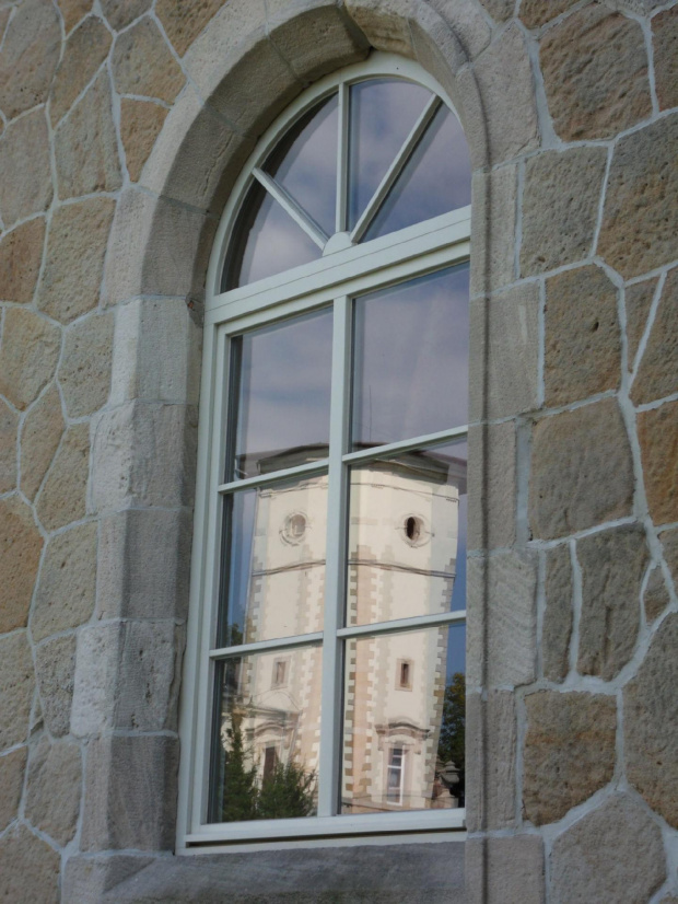 Wieża w oknie :) #Brunów #LwówekŚl