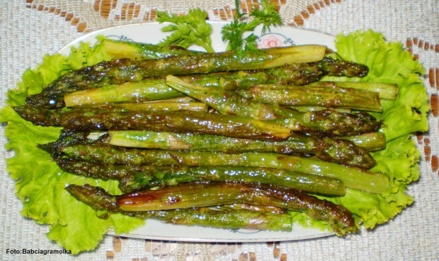 Zielone szparagi smazone na masle..
Przepisy do zdjęć zawartych w albumie można odszukać na forum GarKulinar .
Tu jest link
http://garkulinar.jun.pl/index.php
Zapraszam. #warzywa #jedzenie #obiad #gotwanie #kulinaria #podwieczorek