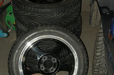 Rota Slpistream 15 cali a na nich Toyo Proxes T1R 195/50/R15. Chwilowy brak kapselków, felgi wymagają dopieszczenia rantów, gdyż w miejscach zadrapań zaczeło się utleniać aluminium. #JDM #Rota #Slipstream #Toyo #T1R #Proxes #CRX