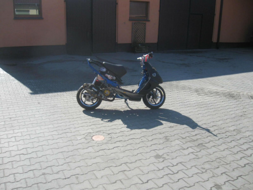 Sr