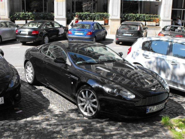 Aston Martin DB9