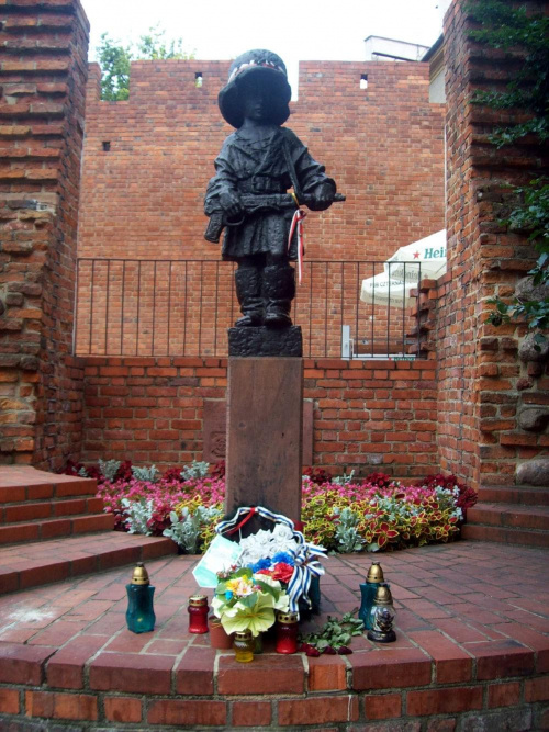 Pomnik Małego Żołnierzyka #pomnik #warszawa #StareMiasto