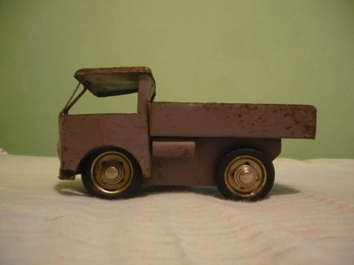 Stara blaszana ciężarówka (lata 60-te, 70-te) (3)