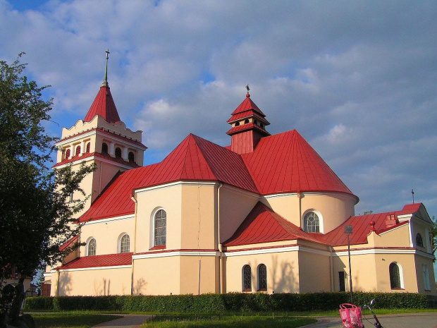Kościół św. Ap.Piotra i Pawła w parafii Łapy. Wybudowany w 1027r.