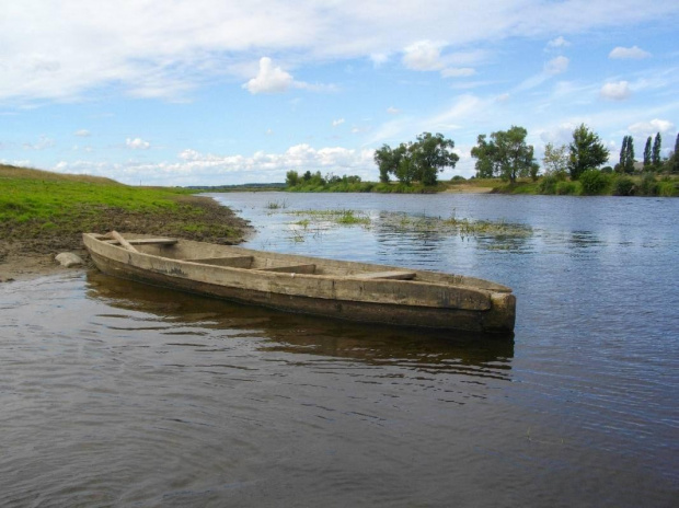Spływ z nurtem Narwi na odcinku Łomża - Nowogród sierpień 2009,Łódeczka. #Krajobrazy #Narew #pontony #rzeki #spływy