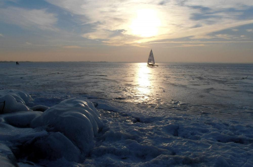 Lodowe Mazury. #zima #lód #bojer #mróz #jezioro #Mazury