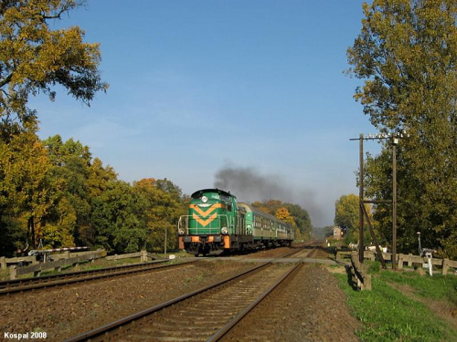 13.10.2008 Dąbroszyn SM42-726 opuszcza stację w Dąbroszynie jako poc. 80443 Gorzów Wlkp - Kostrzyn.