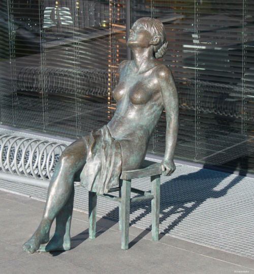Ta panienka opala się przez cały rok :) #Kobieta #rzeźba