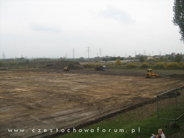 Inwestycja UM Częstochowy. Budowa pełnowymiarowego, trawiastego boiska piłkarskiego na Miejskim Stadionie Piłkarskim Rakow #boisko #treningowe #trawiaste #rakow #czestochowa #mosir