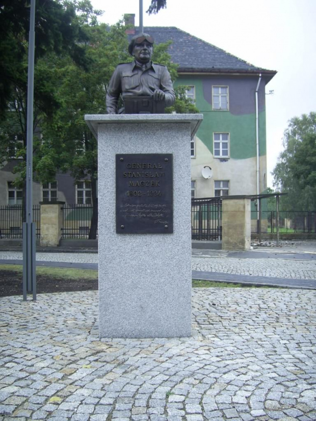 Pomnik gen. Stanisława Maczka - Żagań #PomnikiHistorii #Tablice