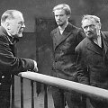 Aktorzy Stefan Jaracz ( 1. z prawej ), Kazimierz Junosza - Stępowski ( 1. z lewej ) i Witold Zacharewicz. Kadr z filmu " Róża "_1936 r.