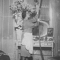 Maria Gorczyńska, aktorka Teatru Letniego, zdjęcie w mieszkaniu aktorki_1927 r.