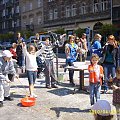 W oczekiwaniu na Bańki Miłości w Krakowie - zabawa na placu Matejki (Child's play during expectations for Bubbles of Love in Cracow) - 4
