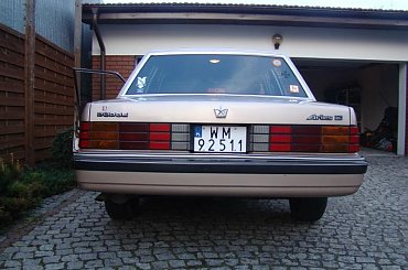 #WarsawCruising #lowrider #flamingwheels #bardtekv8 #DodgeAries