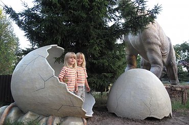 Bliźniaczki - www.parkjurajski.net #ChataZPiernika #ChatkaZPiernika #DomNaKurzejNodze #Pinokio #Czarownica #BabaJaga #Rzepka #Dinozaury #Dinozaur #Bajka #Bajki #BajkowaKraina #PodŻaglami #Rybnik #ParkJurajski #DinoPark