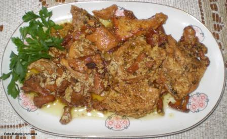 Piersi z kurczaka z kurkami..Przepisy na : http://www.kulinaria.foody.pl/ , http://www.kuron.com.pl/ i http://kulinaria.uwrocie.info #kurczak #kurki #grzyby #piersi #obiad #jrdzenie #kulinaria #gotowanie #DrugieDanie