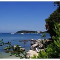 Chorwacja -Rovinj czerwiec 2010.Jedna z zatoczek w tym cudownym miasteczku.Przepiękny kolor wody,cisza, śpiew ptaków,delikatny powiew wiatru muskajacy skórę-czy to już raj?