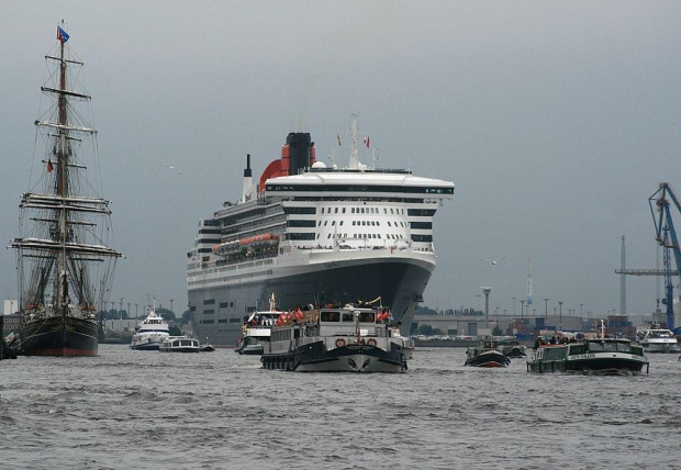 Queen Mary 2 #statek #transatlantyk #ocean #woda #port #hamburg
