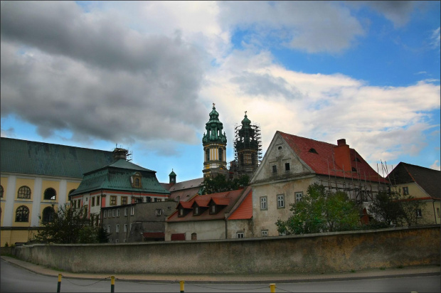Krzeszów #Krzeszów #miasto #mury #klasztor #zwiedzanie #budynki
