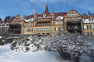 Piękny szpital Wysoka Łąka w Kowarach z 1902 r. zbudowany na podobieństwo podobnego obiektu w Davos #kowary #szpital #WysokaŁąka