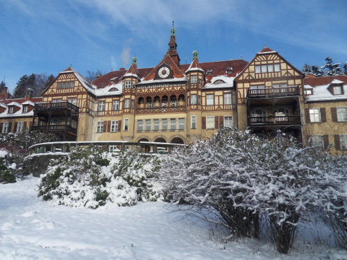 Piękny szpital Wysoka Łąka w Kowarach z 1902 r. zbudowany na podobieństwo podobnego obiektu w Davos #kowary #szpital #WysokaŁąka