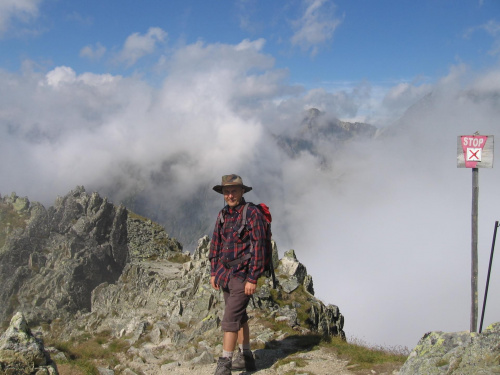 Dolina Pięciu Stawów Spiskich w chmurach #Góry #Tatry