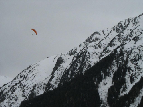 Prawdziwa wolność, motolotnia w górach nad Chamonix.