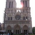 Nad katedrą Notre Dame zawsze świeci słońce :-) Jest w niej jakaś magia, czar podsycany obrazami z powieści Victora Hugo ... #Paryż #Francja #KatedraNotreDame