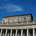 Okno papieskie tuż przed modlitwą 'Anioł Pański' #Watykan #Rzym #OknoPapieskie #Niebo #chmurki
