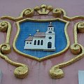 Herb miasta,ciekawostka..kościół,ale biały :) #CervenyKostelec #Czechy #zabytki