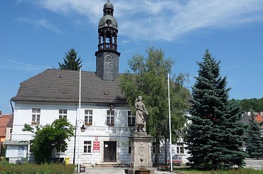 ... #ratusz #Wleń #fontanna #pomnik