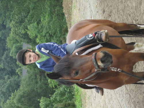 Brat na koniu. Troche zmieszany :) #BratKoń